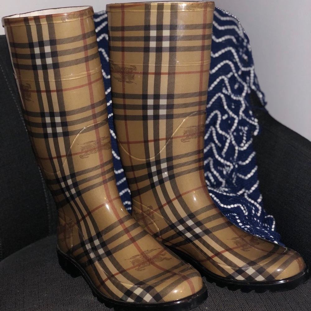 Authentic Burberry Nova Check Rain Boots